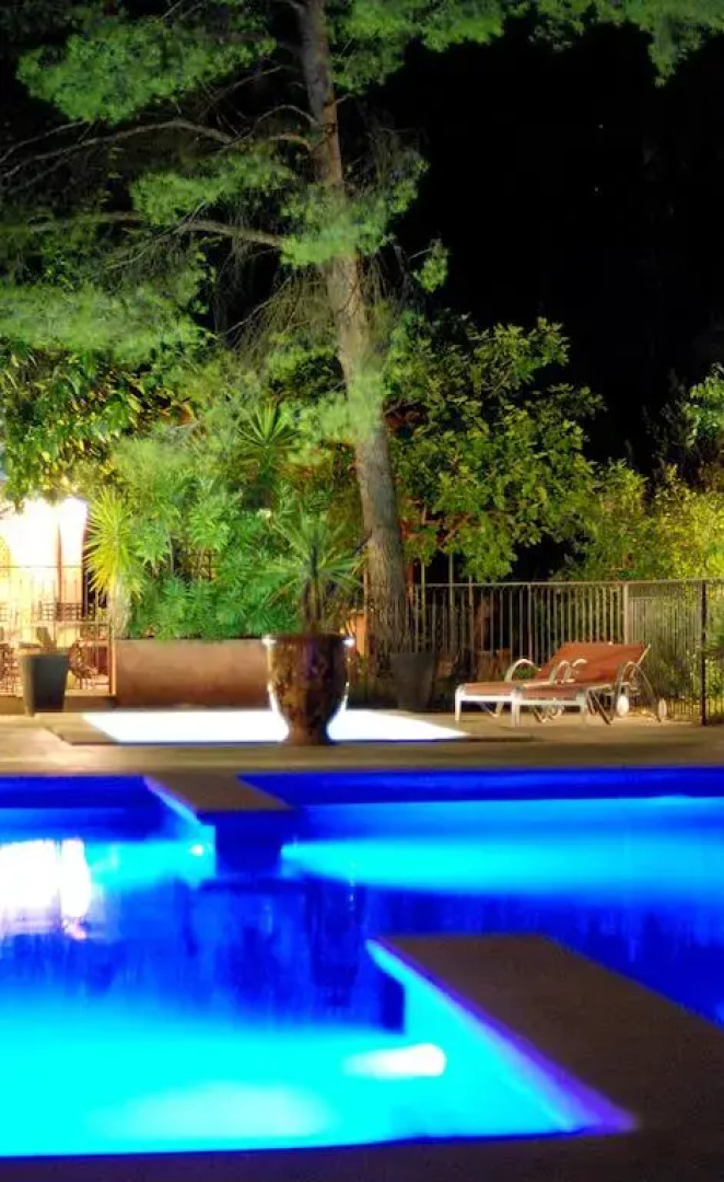 Hotel Les Mazets Des Roches