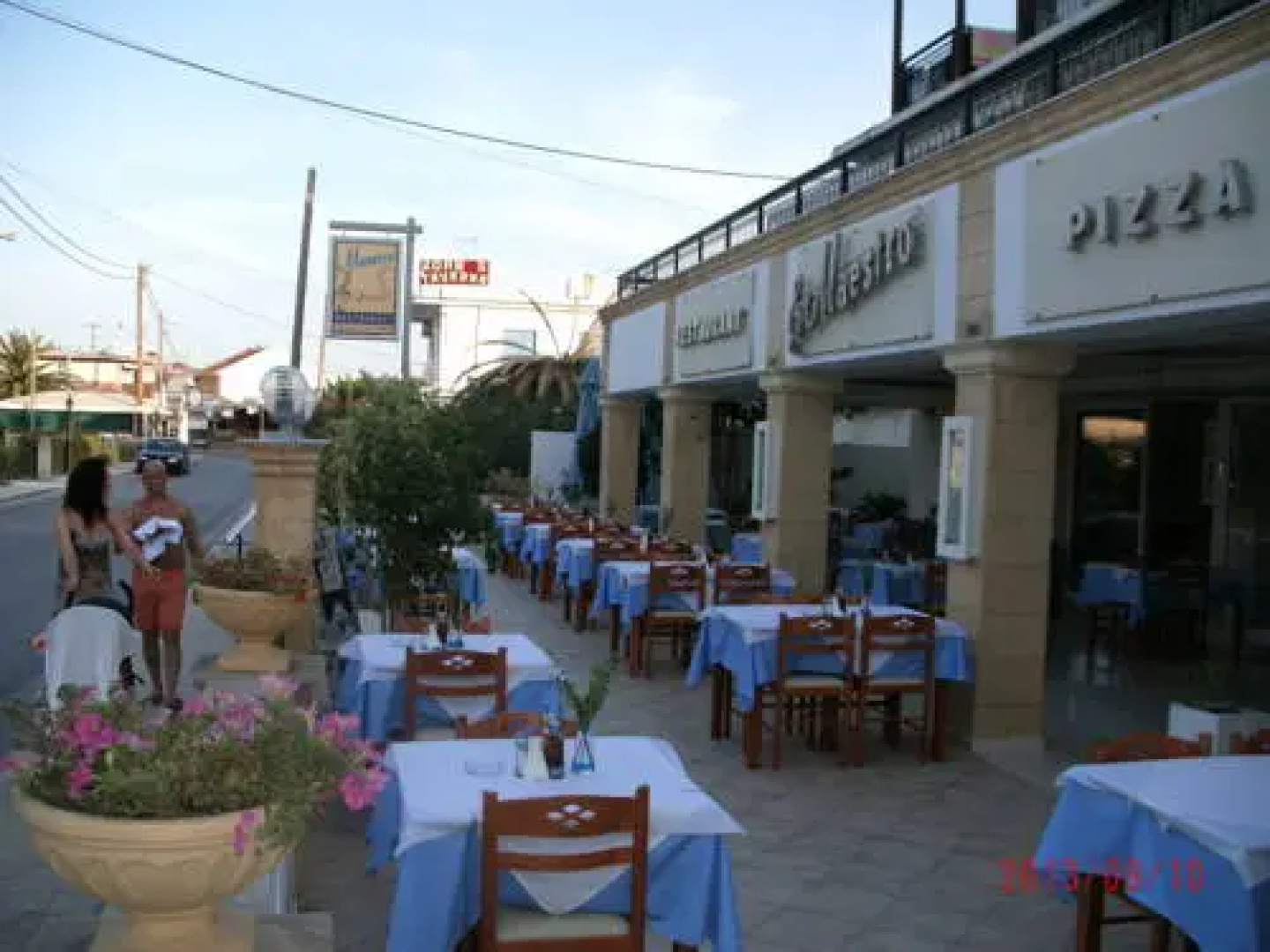 Апарт-отель Montes Studios & Apartments