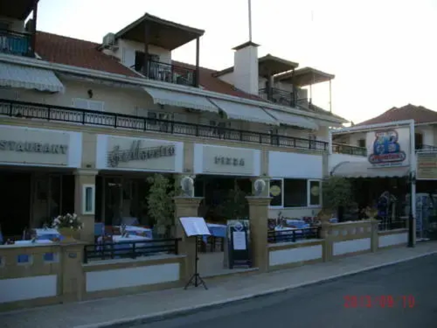 Апарт-отель Montes Studios & Apartments