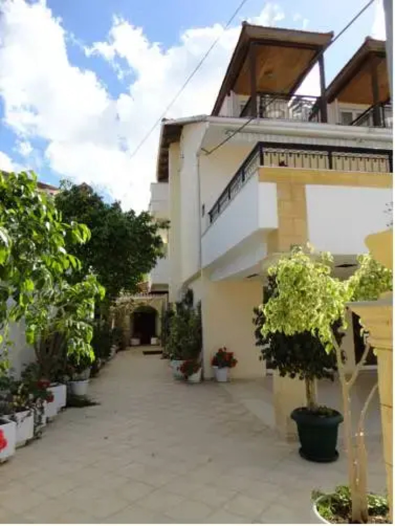 Апарт-отель Montes Studios & Apartments