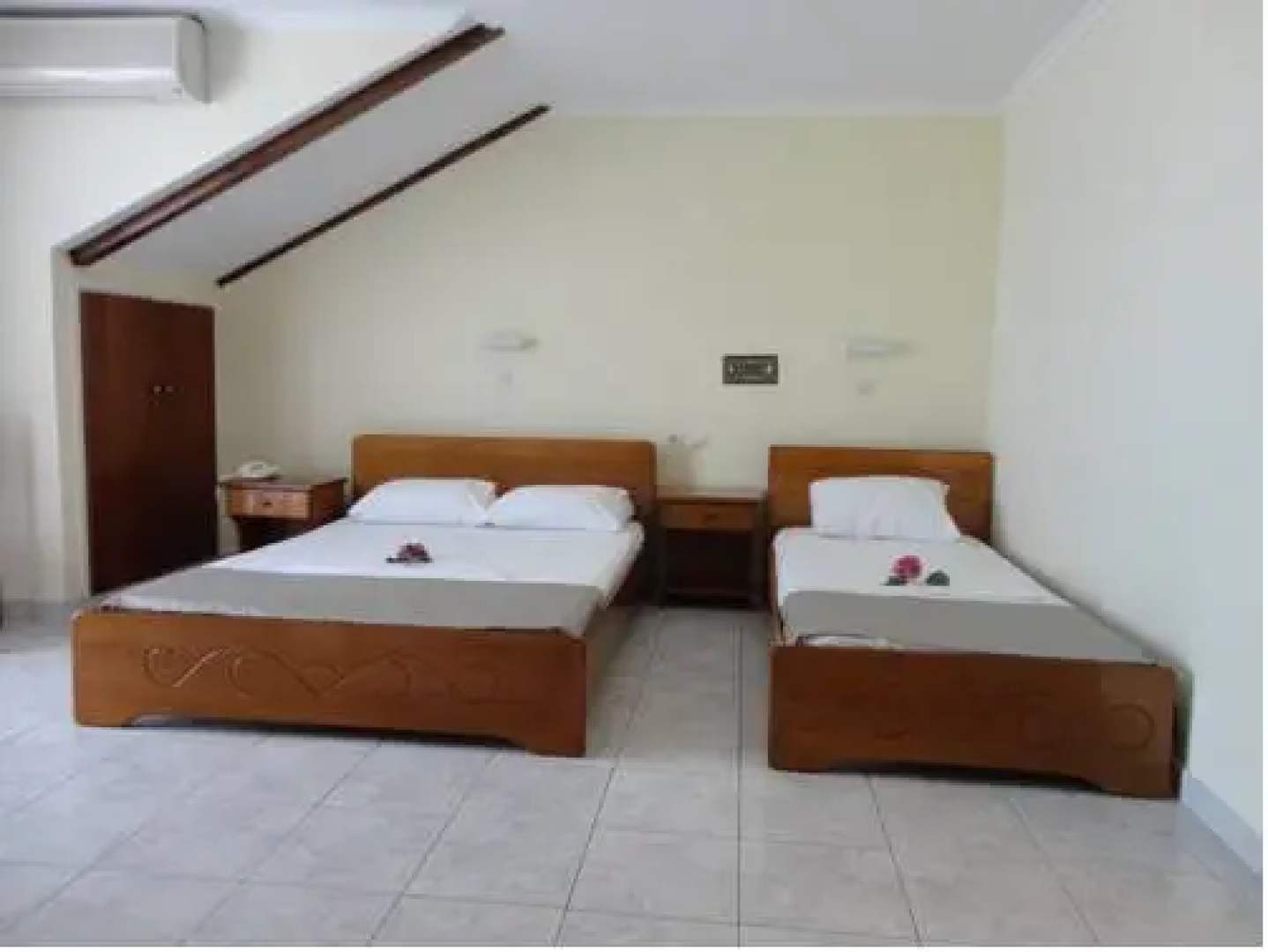 Апарт-отель Montes Studios & Apartments