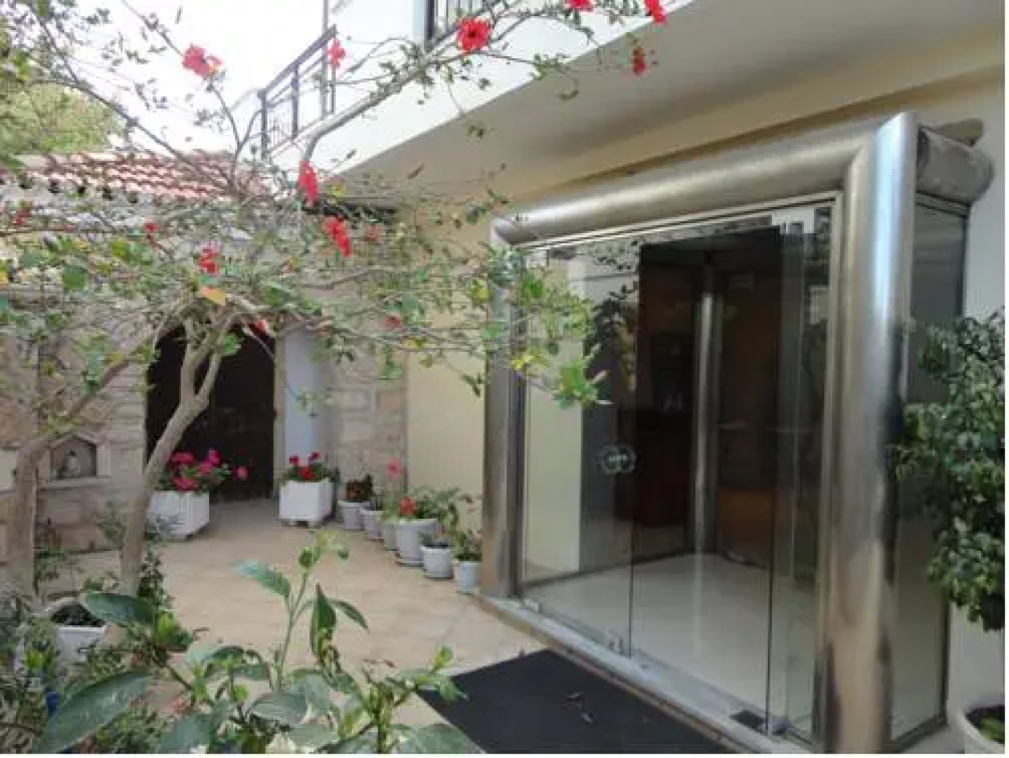 Апарт-отель Montes Studios & Apartments