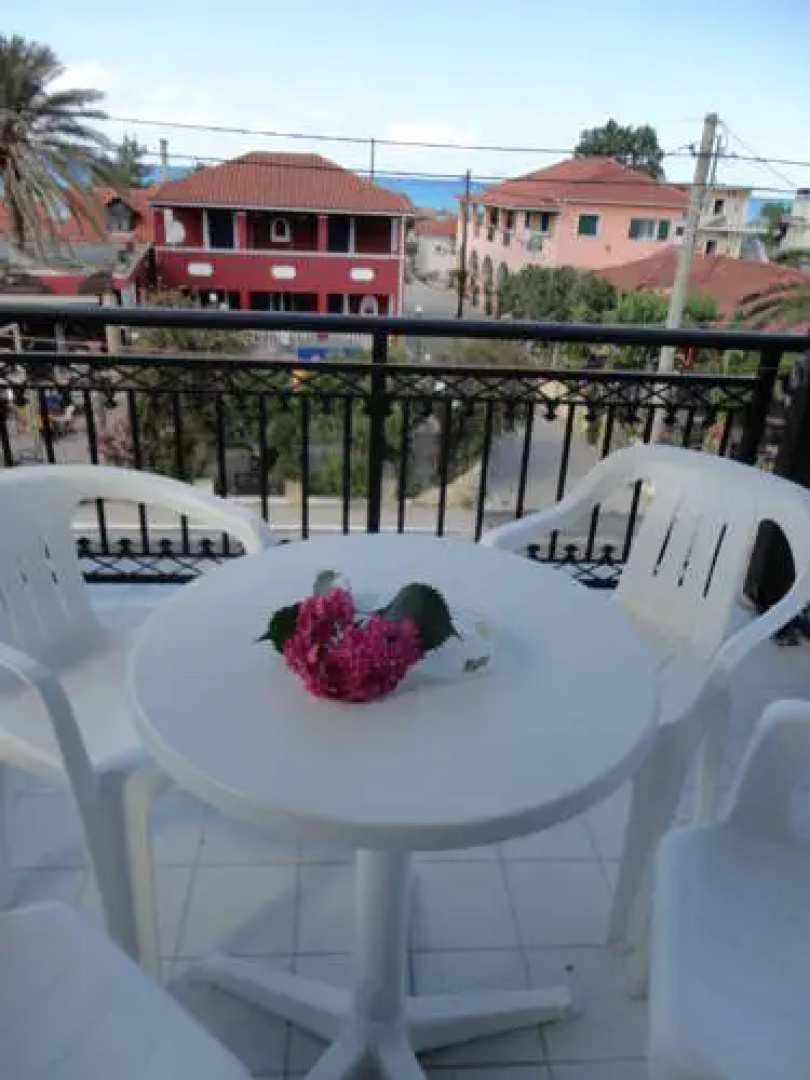 Апарт-отель Montes Studios & Apartments
