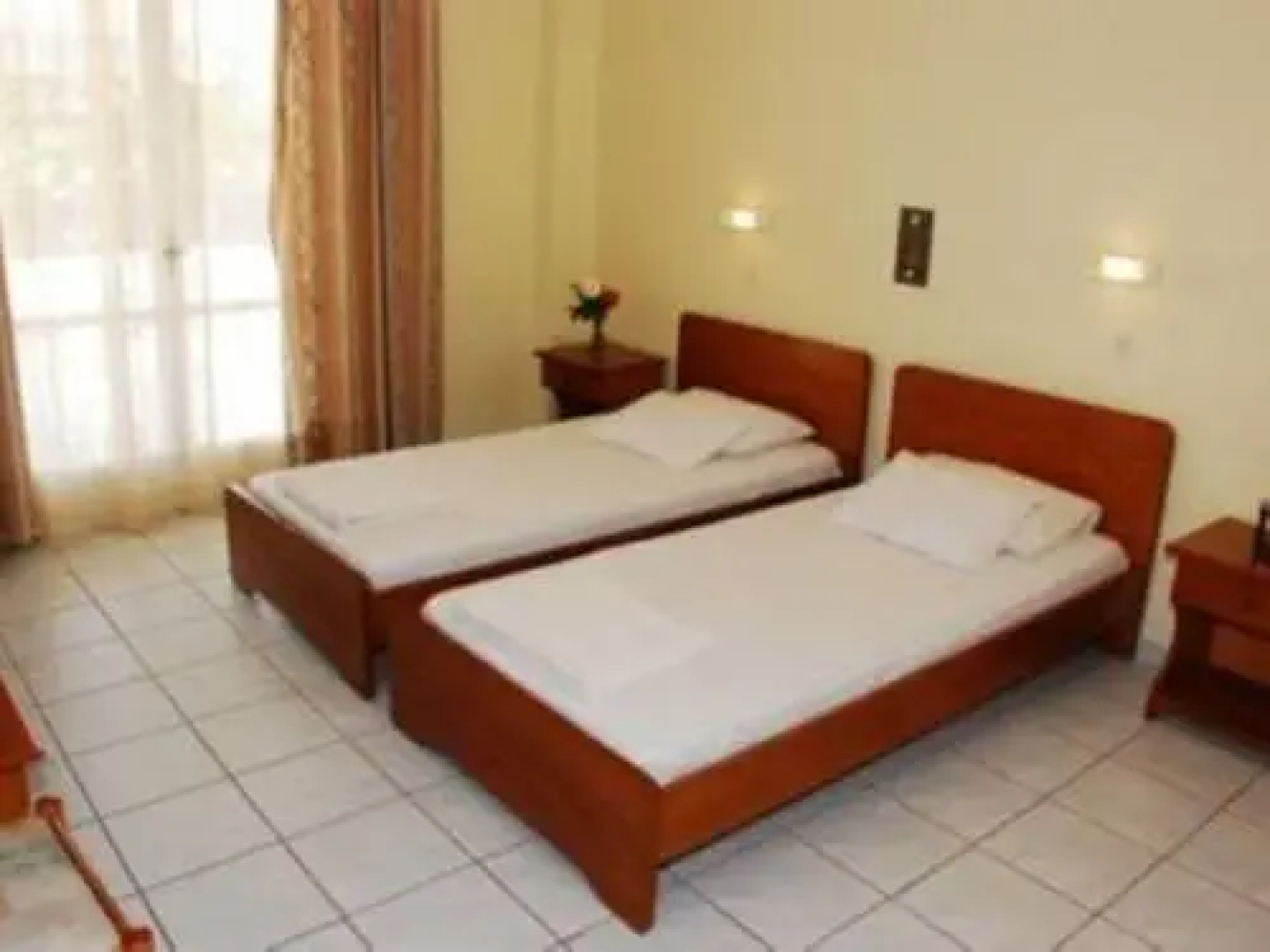 Апарт-отель Montes Studios & Apartments