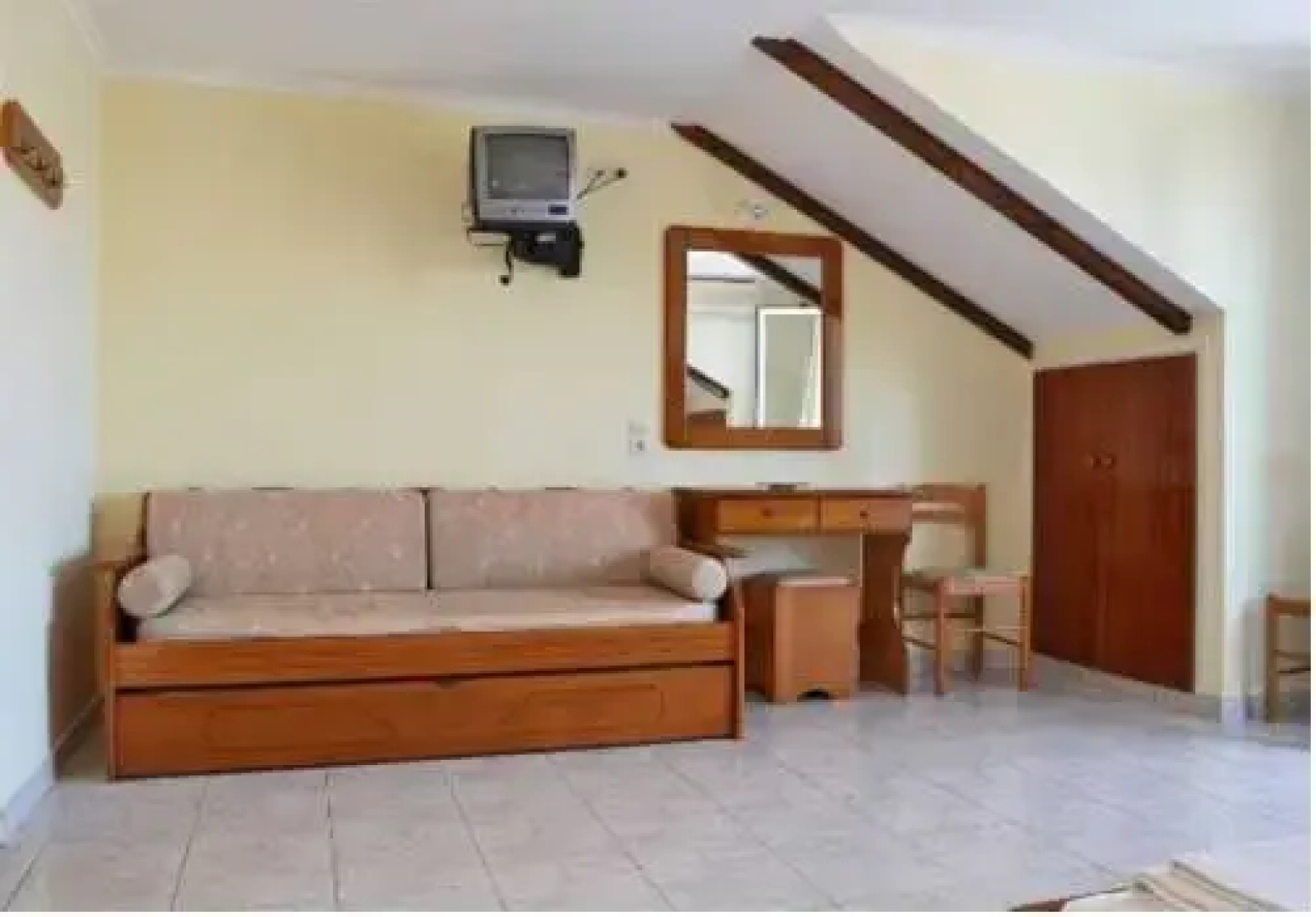 Апарт-отель Montes Studios & Apartments