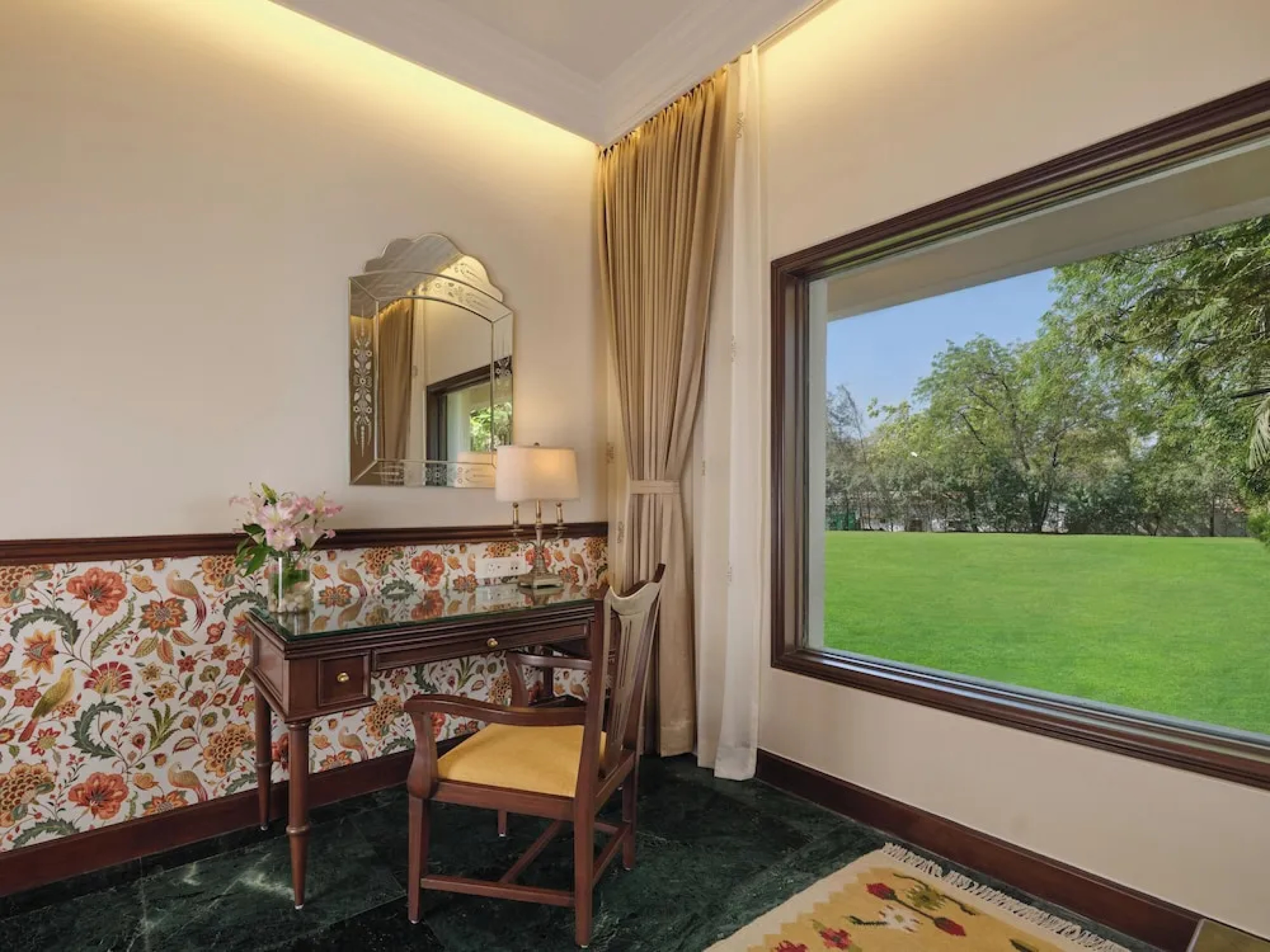 DOUBLE PREMIUM GARDEN VIEW