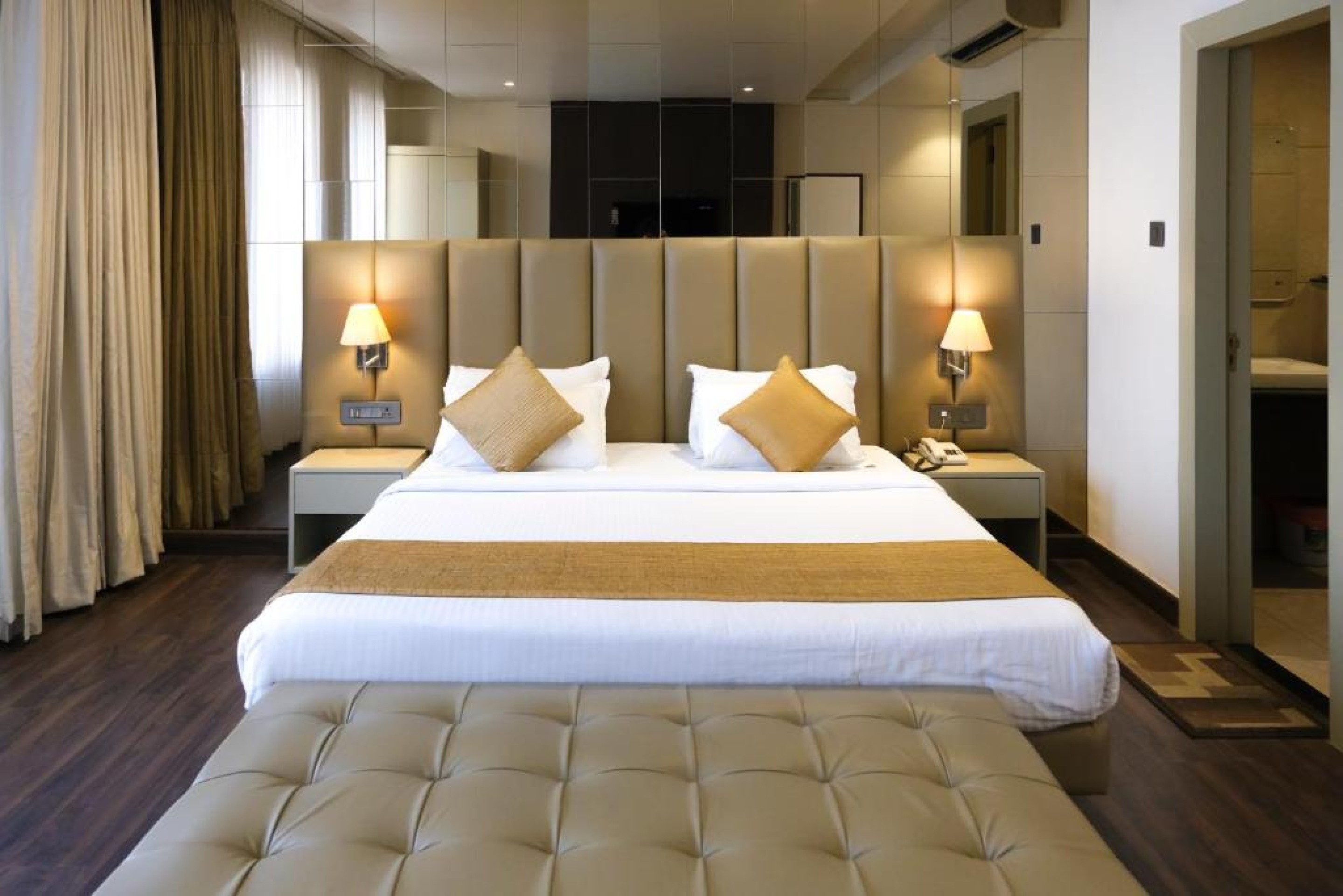 ROYAL SUITE