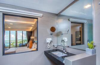 Triton Prestige Seaview & Spa