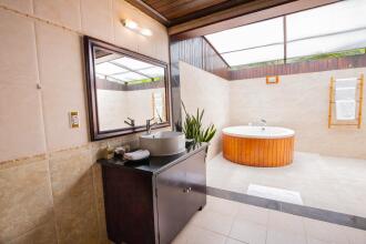 Diamond Bay Resort & Spa Nha Trang