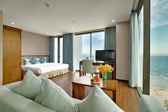 Yarra Ocean Suite Danang