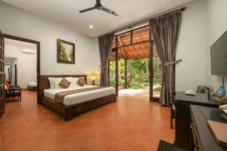 Sea Lion Beach Resort & Spa