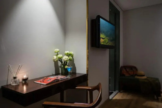 Au Lac Legend Hotel