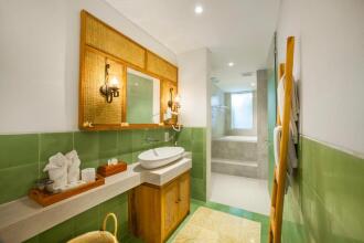 Fourteen Roses Boutique Hotel Legian