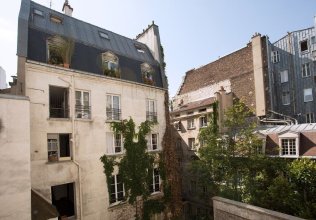 Place des Vosges - Bastille Apartment