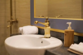 Fourteen Roses Boutique Hotel Legian