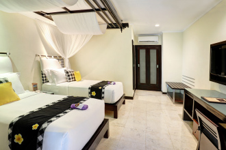 Legian Beach Hotel