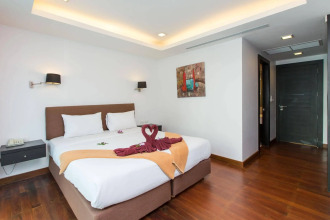 The Palms, Kamala Beach