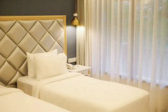 Fourteen Roses Boutique Hotel Legian