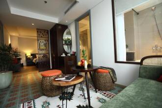 Au Lac Legend Hotel