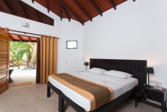 Embudu Village Resort