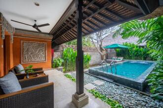Legian Beach Hotel
