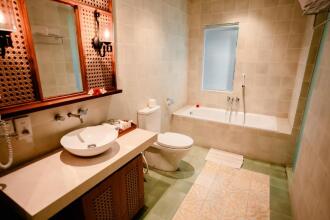 Fourteen Roses Boutique Hotel Legian