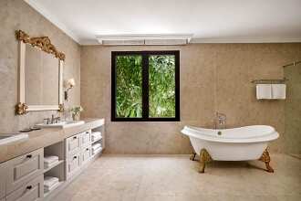 Nha Trang Marriott Resort & Spa, Hon Tre Island