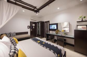 Legian Beach Hotel