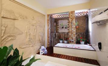 Golden Coast Resort & Spa