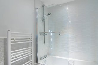 2 Bed Apartment Near Hydro And Sec
