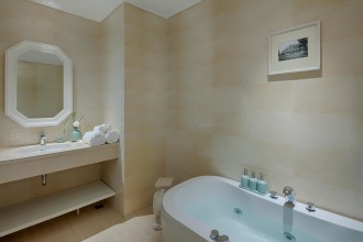 Au Lac Charner Hotel
