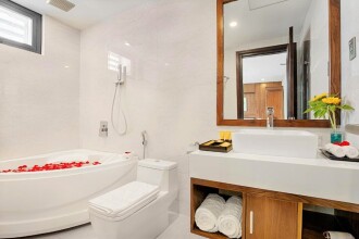 Yarra Ocean Suite Danang