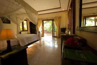 Arya Amed Beach Resort