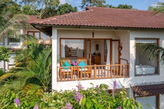 Camia Resort & Spa