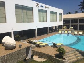 Avenra Beach Hikkaduwa