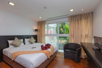 The Palms, Kamala Beach