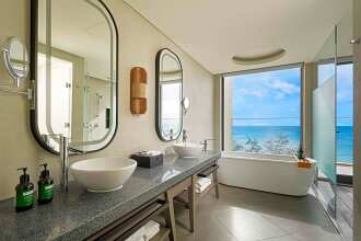 Crowne Plaza Phu Quoc Starbay