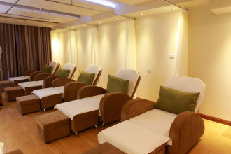 Au Lac Charner Hotel
