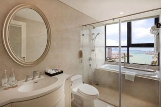 Melia Vinpearl Danang Riverfront