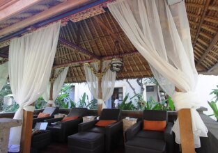 Fourteen Roses Boutique Hotel Legian