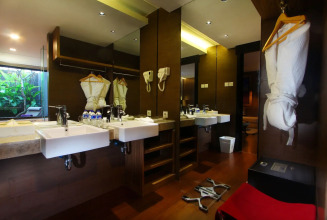 Amaroossa Suite