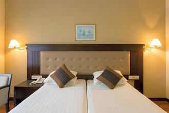 Devon Hotel