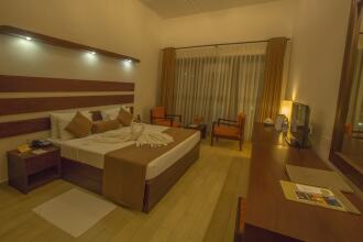 Avenra Beach Hikkaduwa