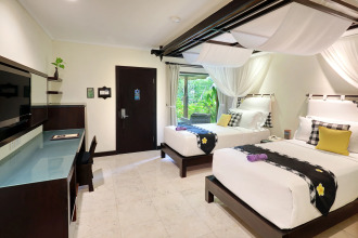 Legian Beach Hotel
