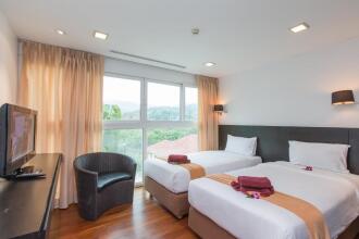 The Palms, Kamala Beach