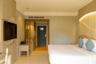 Amora Beach Resort Phuket