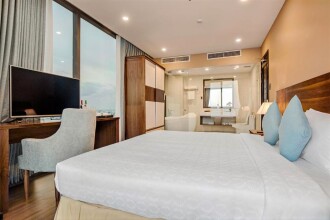 Yarra Ocean Suite Danang