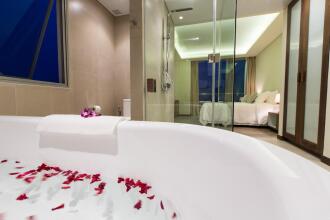 A La Carte Da Nang Beach