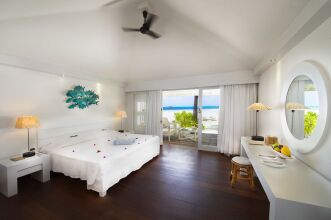 Diamonds Athuruga Beach & Water Villas