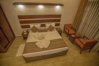 Avenra Beach Hikkaduwa